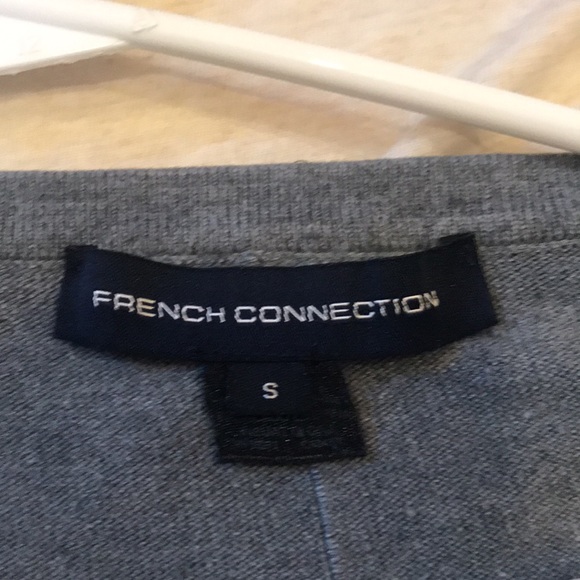 Simple gray sweater - Picture 4 of 4